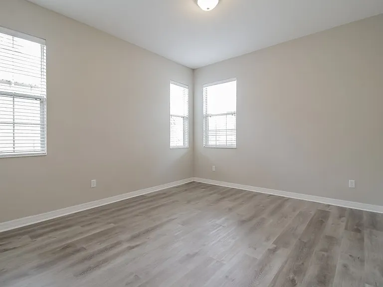 9540 Piccadilly Sky Way — Photo 13