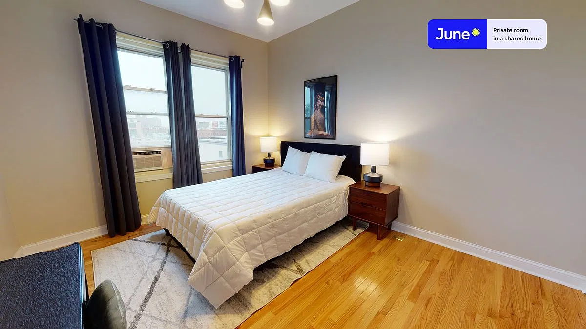 Queen bedroom in 4 bed/1 bath home in Allston #442 D — Photo 1