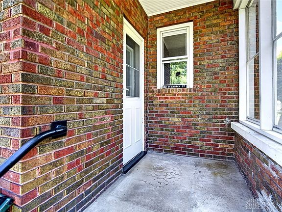 3rd image of 150-150 1/2 W Church St