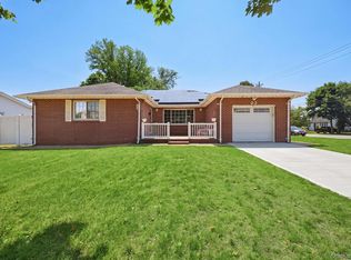32 Lake Ave, Deer Park, NY 11729