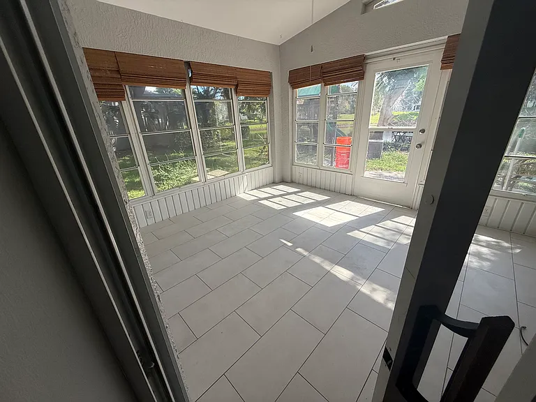 2700 Alicia Ln — Photo 9
