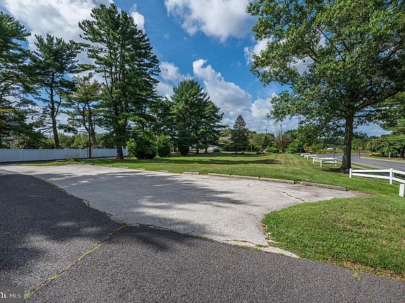 3rd image of 189 Watsontown New Freedom Rd