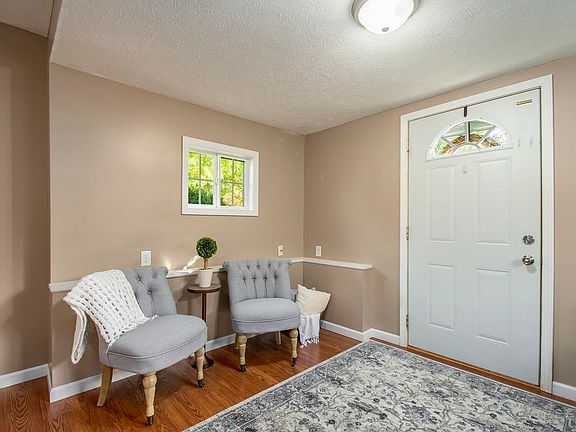 5th image of 2727 W Irvington Ave