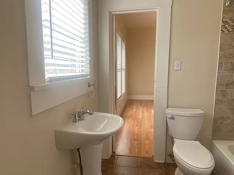 738 N Wall St — Photo 15