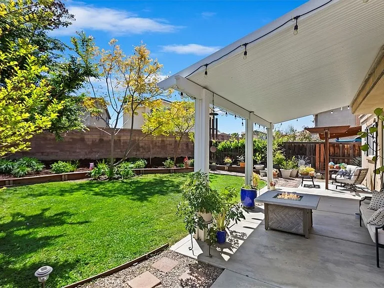40174 Jaylene St — Photo 34