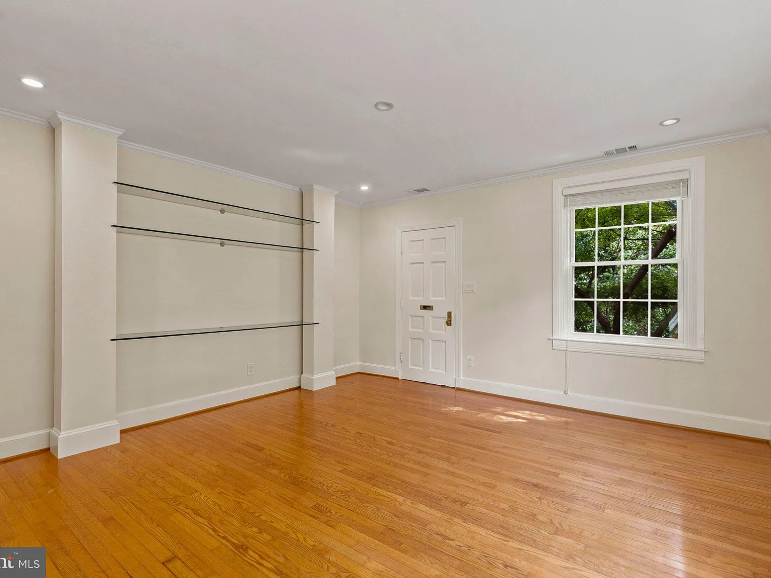 1 bed, 1.0 bath, 840 sqft, $2,300 — Photo 4