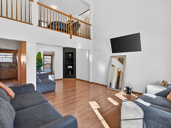 2nd image of 805 Addleman St