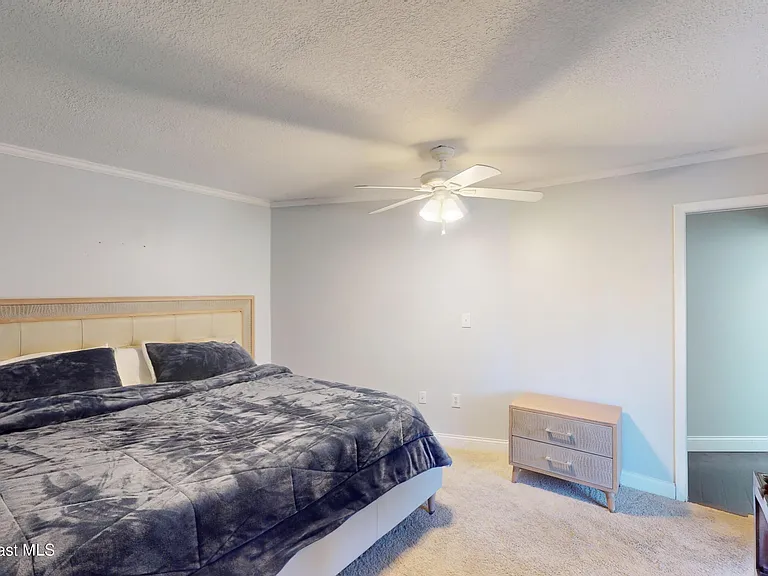 216 Country Club Dr — Photo 24