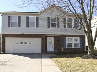 9987 Sapphire Berry Ln, Fishers, IN 46038
