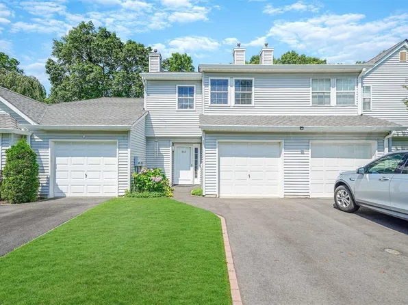 802 Sara Circle #802, Port Jefferson Station, NY 11776