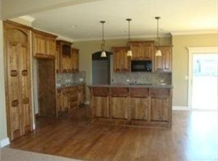 1312 Douglas Ave, Des Moines, IA 50313