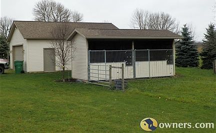 2 stall horse barn