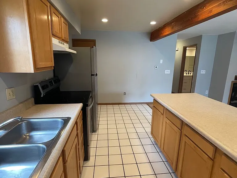 2163 Indianola Ave — Photo 29