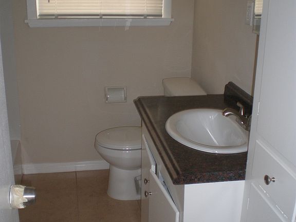 5th image of 4215 Tavenor Ln