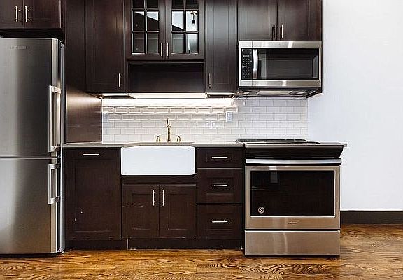 2nd image of 237 Hawthorne St APT 1B