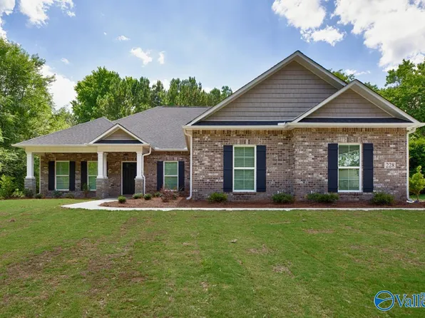 226 Lyndon Cove Rd, Huntsville, AL 35811