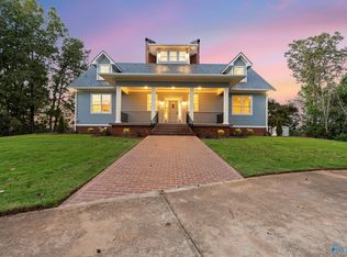 583 Bell Point Rd, Laceys Spring, AL 35754
