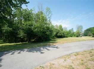 77 Bloom Rd, Newark, NY 14513