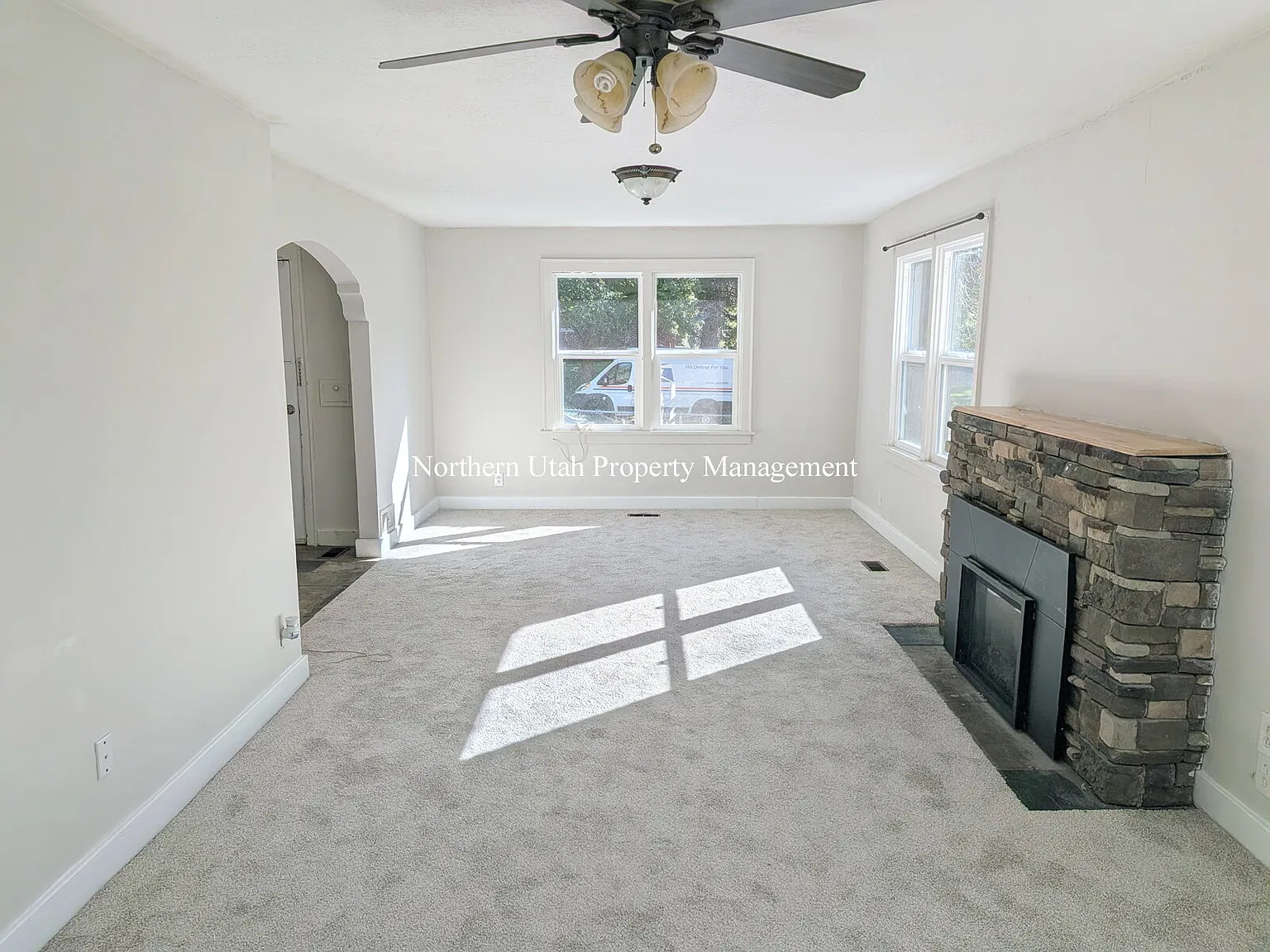 4 bed, 2.0 bath, 1907 sqft, $1,995 — Photo 4