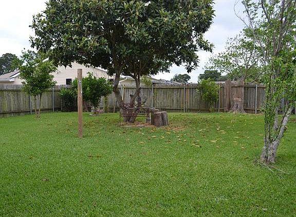 3rd image of 3321 Chateau Blvd