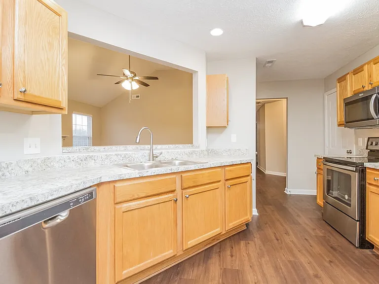 7128 Legacy Dr — Photo 7