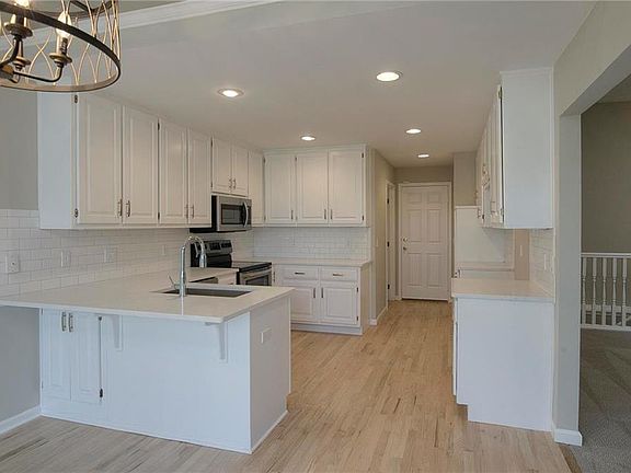 5th image of 7008 W 156th St