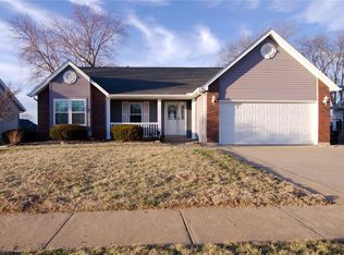 3790 Banbury Dr, Saint Charles, MO 63303