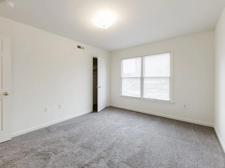 Brookmeade Apartments — Photo 14