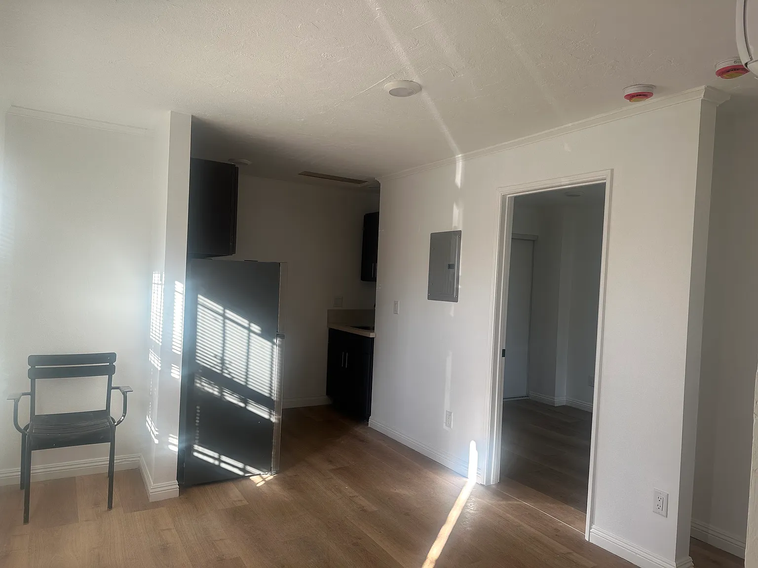 1 bed, 650 sqft, $1,800 — Photo 3