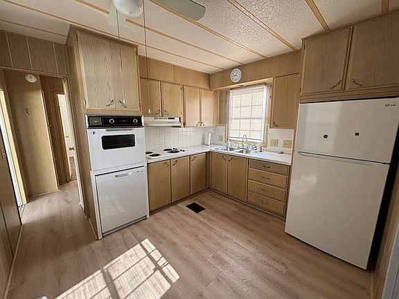 2nd image of 329 Beauville St #329C