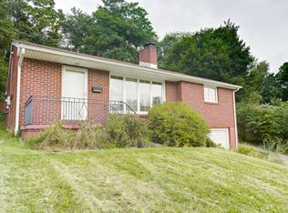 221 Widmer Ave, New Kensington, PA