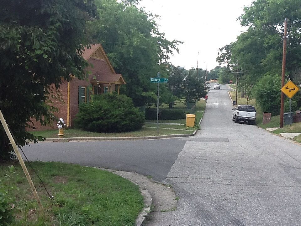 1st image of 922 Vance St
