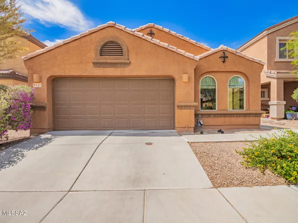 8751 N Black Pine Dr, Tucson, AZ 85743