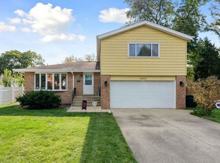 2405 Avondale Ave, Park Ridge, IL 60068