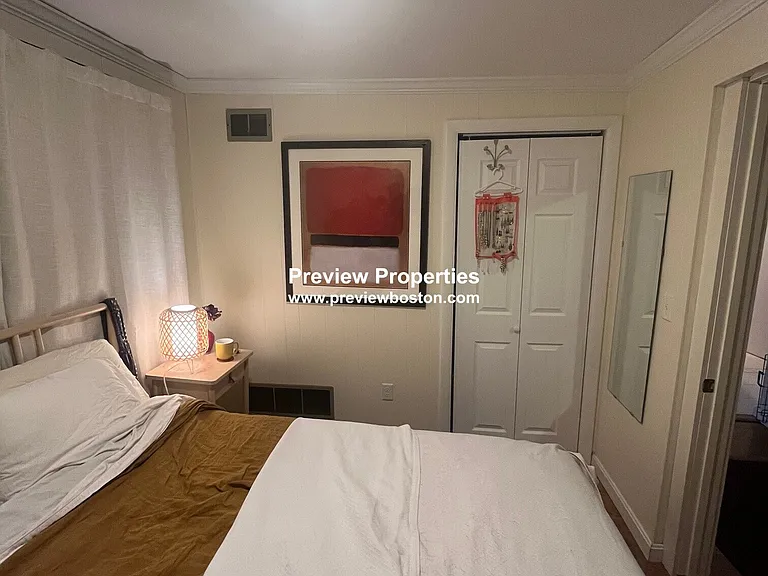 Cedar St — Photo 8