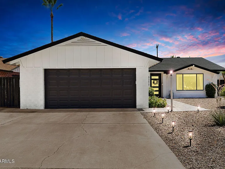8525 E Bonnie Rose Ave — Photo 4
