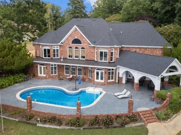 120 Chuckwagon Dr, Louisburg, NC 27549