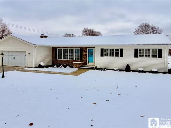 40 N Ralph Ave, Falconer, NY 14733