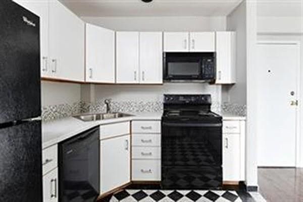 2nd image of 500 Washington St APT 303