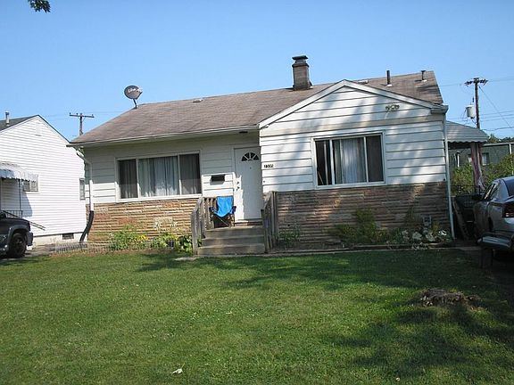 2nd image of 2335 Fenton St