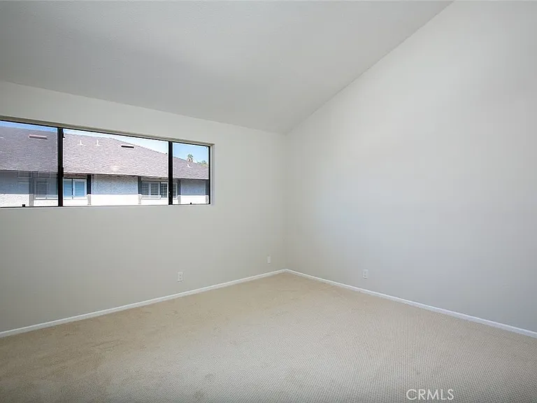 402 El Centro St — Photo 16