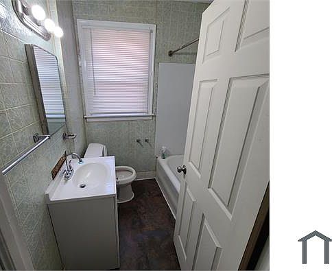2nd image of 14834 Sussex St #2N