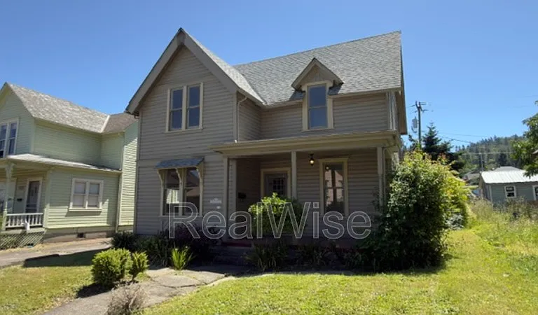 1105 SE Pine St — Photo 2