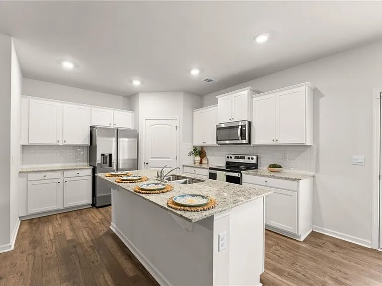 300 Stoneybrook Dr — Photo 11