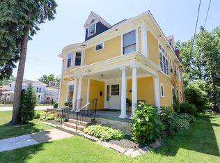 321 Richards St, Joliet, IL 60433