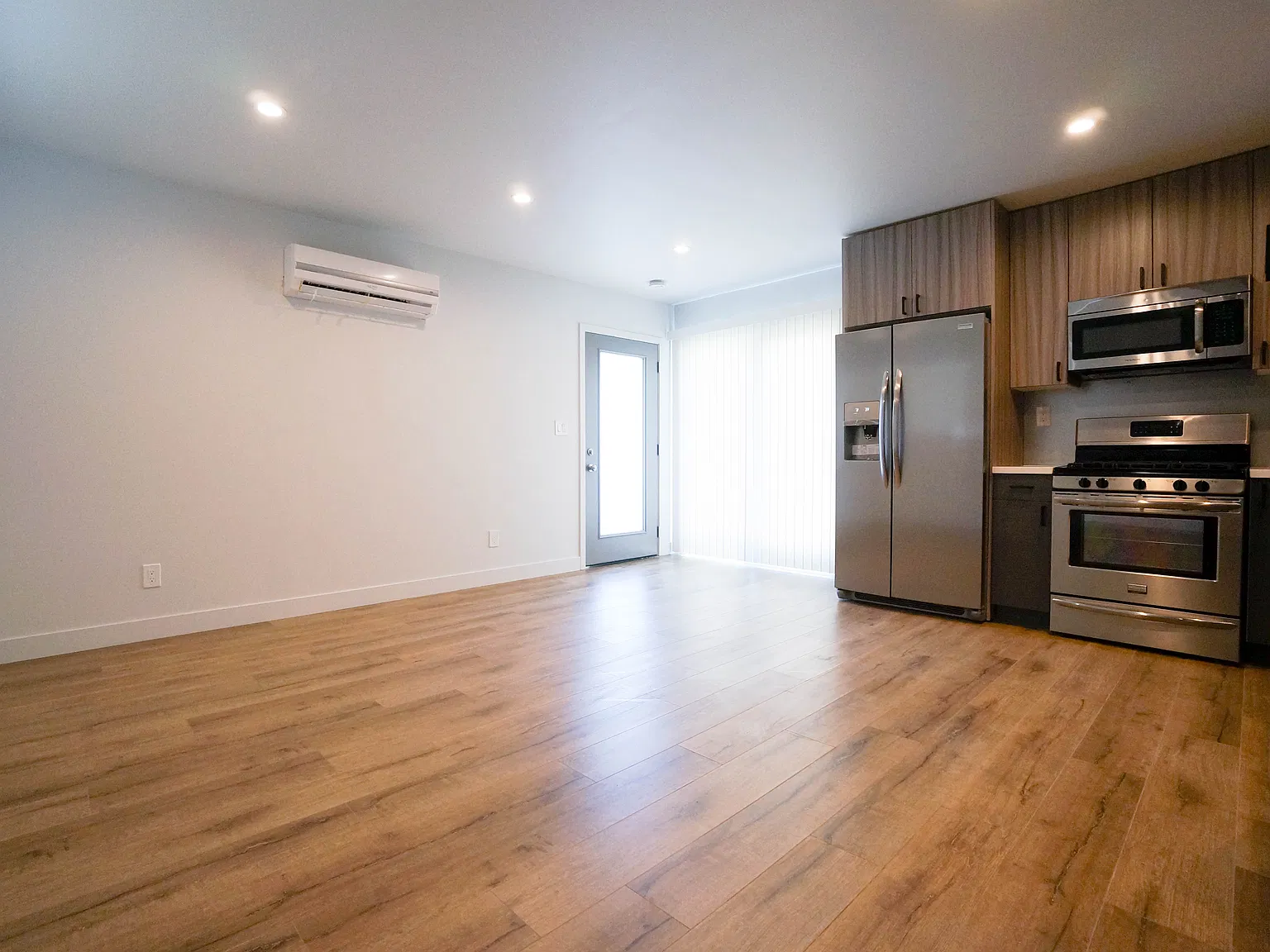 2 bed, 700 sqft, $2,795 — Photo 4