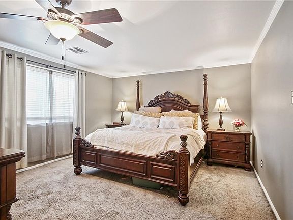 5th image of 4600 Chateau Dr
