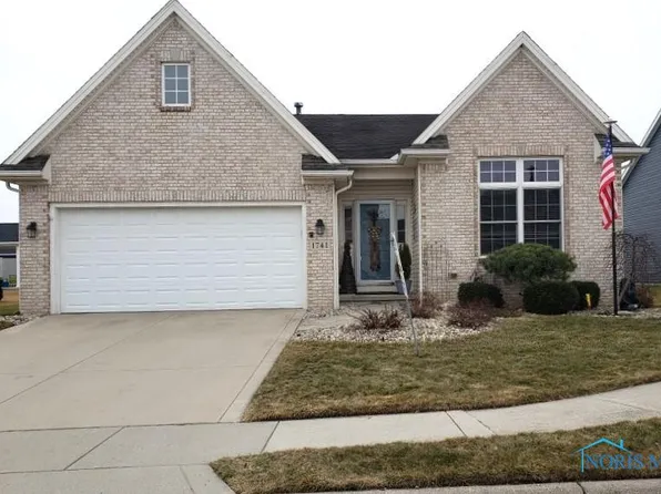 1741 Windjammer Dr, Bowling Green, OH 43402