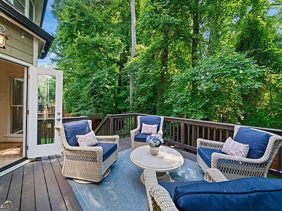 3rd image of 2599 Brookline Cir NE