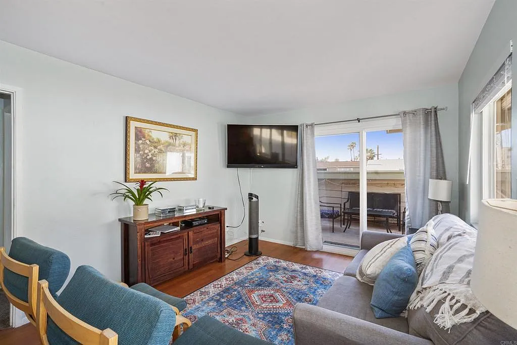2 bed, 852 sqft, $4,500 — Photo 4